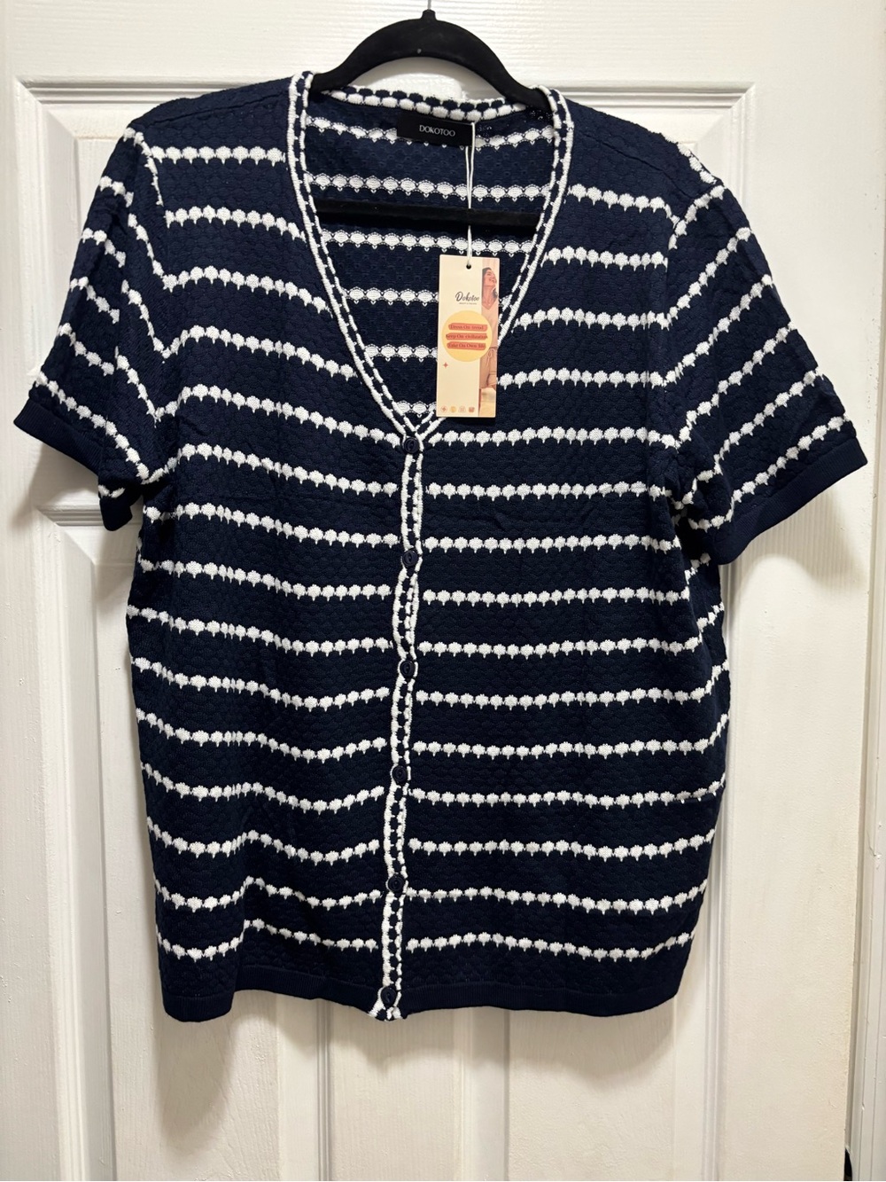 Dokotoo Navy & White Short-Sleeve V-Neck Knit Top